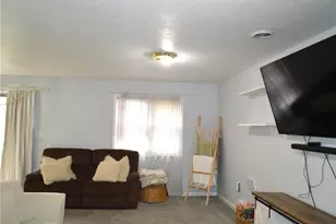 106 Meadowview Dr, Renfrew, PA 16053 - Photo 2