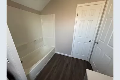 1056 Adams Street, New Castle, PA 16101 - Photo 8