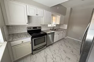 1056 Adams St, New Castle, PA 16101 - Photo 4