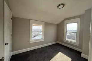 1056 Adams St, New Castle, PA 16101 - Photo 6