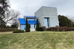 1720 Valley View Rd, Hermitage, PA 16148 - Photo 1