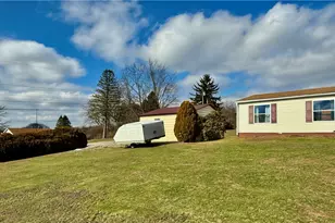 105 Reed Ln, Summit Township, PA 16002 - Photo 4