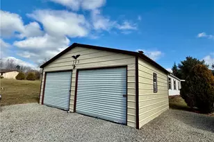 105 Reed Ln, Summit Township, PA 16002 - Photo 2