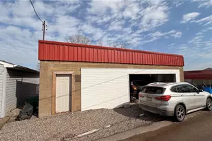 327 Lowell St, Vandergrift, PA 15690 - Photo 16