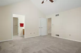 2147 Huntington Ct S, Pittsburgh, PA 15090 - Photo 18