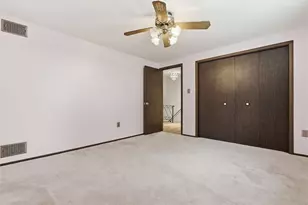 460 Bassett Dr, Bethel Park, PA 15102 - Photo 36