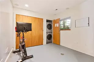 1820 Merriman Wy, Pittsburgh, PA 15203 - Photo 24