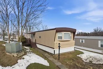 34 Leesburg Ct, North Fayette, PA 15126 - Photo 1