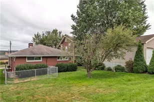 101 N 6th St, Youngwood, PA 15697 - Photo 24