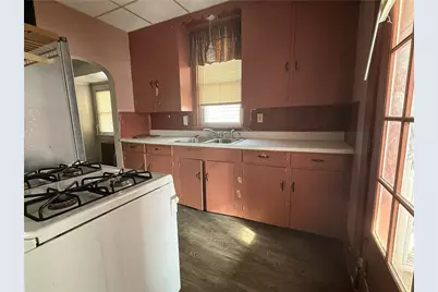 2703 20th Street Ext, Beaver Falls, PA 15010 - Photo 8