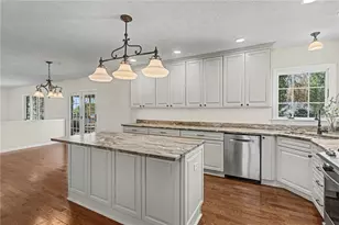 112 Field Club Dr W, Robinson Twp, PA 15136 - Photo 8