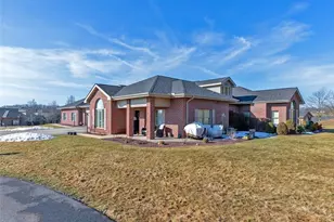 6237 Overlook Ln, Rostraver, PA 15012 - Photo 2