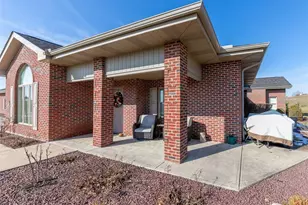 6237 Overlook Ln, Rostraver, PA 15012 - Photo 4