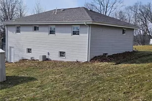 302 Wylie Ave, Houston, PA 15342 - Photo 6