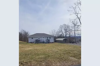 302 Wylie Ave, Houston, PA 15342 - Photo 2