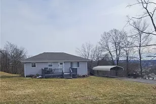 302 Wylie Ave, Houston, PA 15342 - Photo 2