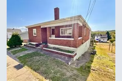 122 E Harvey Street, Masontown, PA 15461 - Photo 2