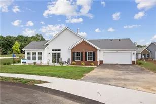 1020 Autumn Woods Dr, Jackson Township, PA 16033 - Photo 4