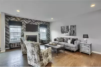 217 Noble Woods Dr, Coraopolis, PA 15108 - Photo 2