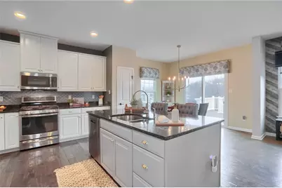 217 Noble Woods Dr, Coraopolis, PA 15108 - Photo 6