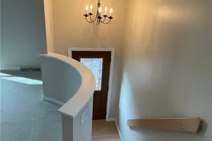 2643 Hunters Point Dr, Wexford, PA 15090 - Photo 2