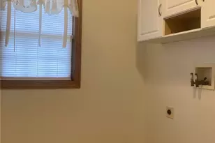 32 Intermediate Unit Dr, California, PA 15423 - Photo 16