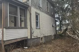 19 John St, Uniontown, PA 15401 - Photo 2