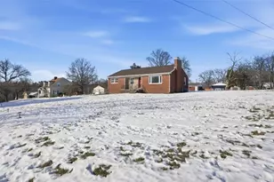 2120 Pococen Dr, Coraopolis, PA 15108 - Photo 2