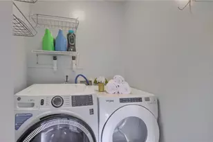 1446 Iroquois Dr, Robinson Twp, PA 15205 - Photo 22