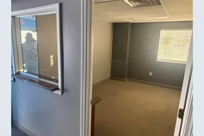 621 N 4th St, Jeannette, PA 15644 - Photo 2