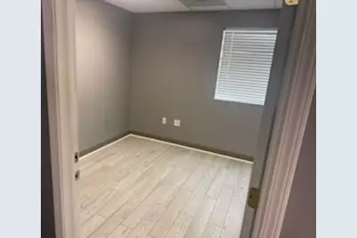 621 N 4th St, Jeannette, PA 15644 - Photo 4