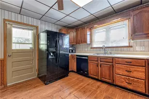 8005 Hayward St, Hempfield Township, PA 15691 - Photo 6