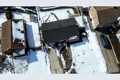 5166 5166 Leona Dr, Pittsburgh, PA 15227 - Photo 4