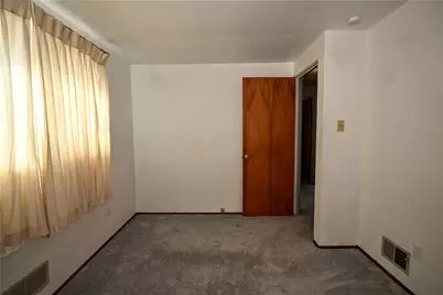 5166 5166 Leona Dr, Pittsburgh, PA 15227 - Photo 34