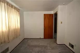 5166 5166 Leona Dr, Pittsburgh, PA 15227 - Photo 34