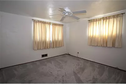 5166 5166 Leona Dr, Pittsburgh, PA 15227 - Photo 36