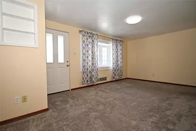 5166 Leona Dr, Pittsburgh, PA 15227 - Photo 10