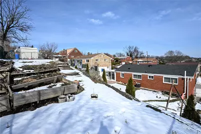 5166 5166 Leona Dr, Pittsburgh, PA 15227 - Photo 16