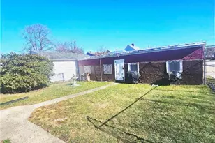 118 S 12th St, Jeannette, PA 15644 - Photo 2