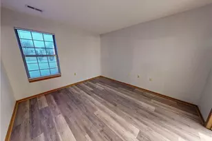 502 Brookstone Ct, Center Township, PA 16001 - Photo 10