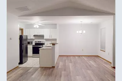 502 Brookstone Ct, Center Township, PA 16001 - Photo 6