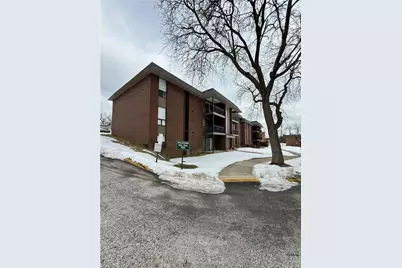 701 College Park Dr. #10, Coraopolis, PA 15108 - Photo 2