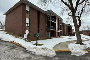 701 College Park Dr, Coraopolis, PA 15108 - Photo 2