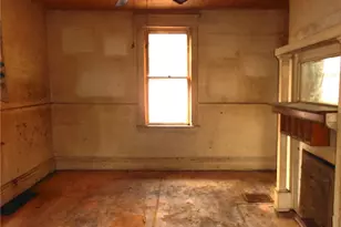 938 St Anne St, Pittsburgh, PA 15234 - Photo 4