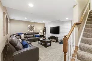 225 Sunrise Dr, Carnegie, PA 15106 - Photo 28