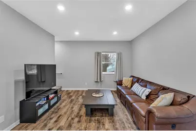 641 1st Ave, Ellwood City, PA 16117 - Photo 12