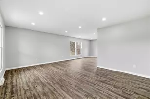 2104 Pulaski Rd, New Castle, PA 16105 - Photo 8