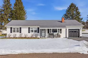 865 Lansberry Ct, Somerset Boro, PA 15501 - Photo 2