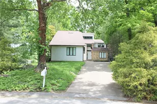 219 La Grande Dr, Cranberry Township, PA 16066 - Photo 2
