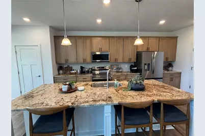 135 Victoria Dr, Coraopolis, PA 15108 - Photo 8